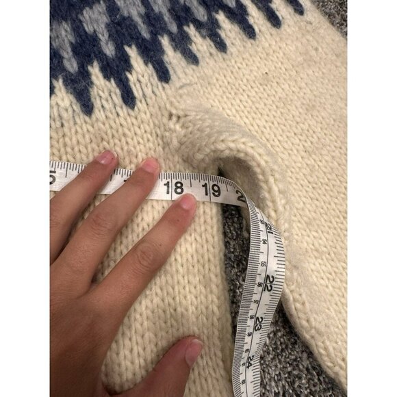 Vintage Nordic Sweater Style Pullover White Blue Knit - Picture 5 of 7